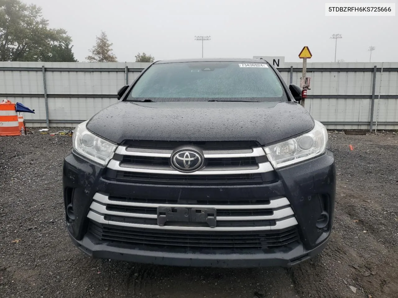 2019 Toyota Highlander Le VIN: 5TDBZRFH6KS725666 Lot: 73436924