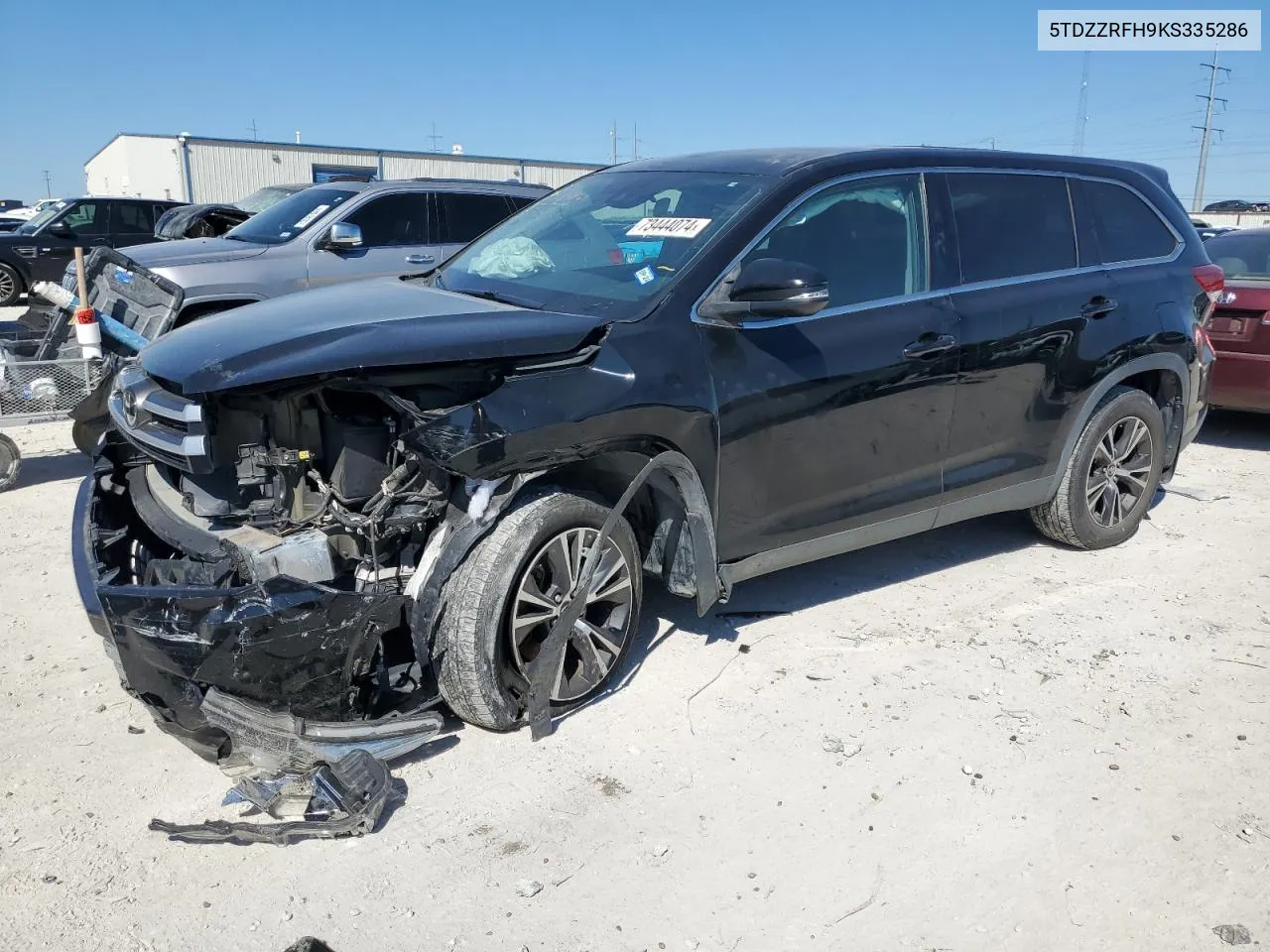 5TDZZRFH9KS335286 2019 Toyota Highlander Le