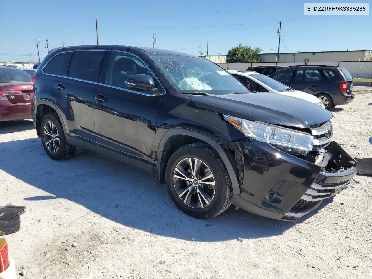 5TDZZRFH9KS335286 2019 Toyota Highlander Le