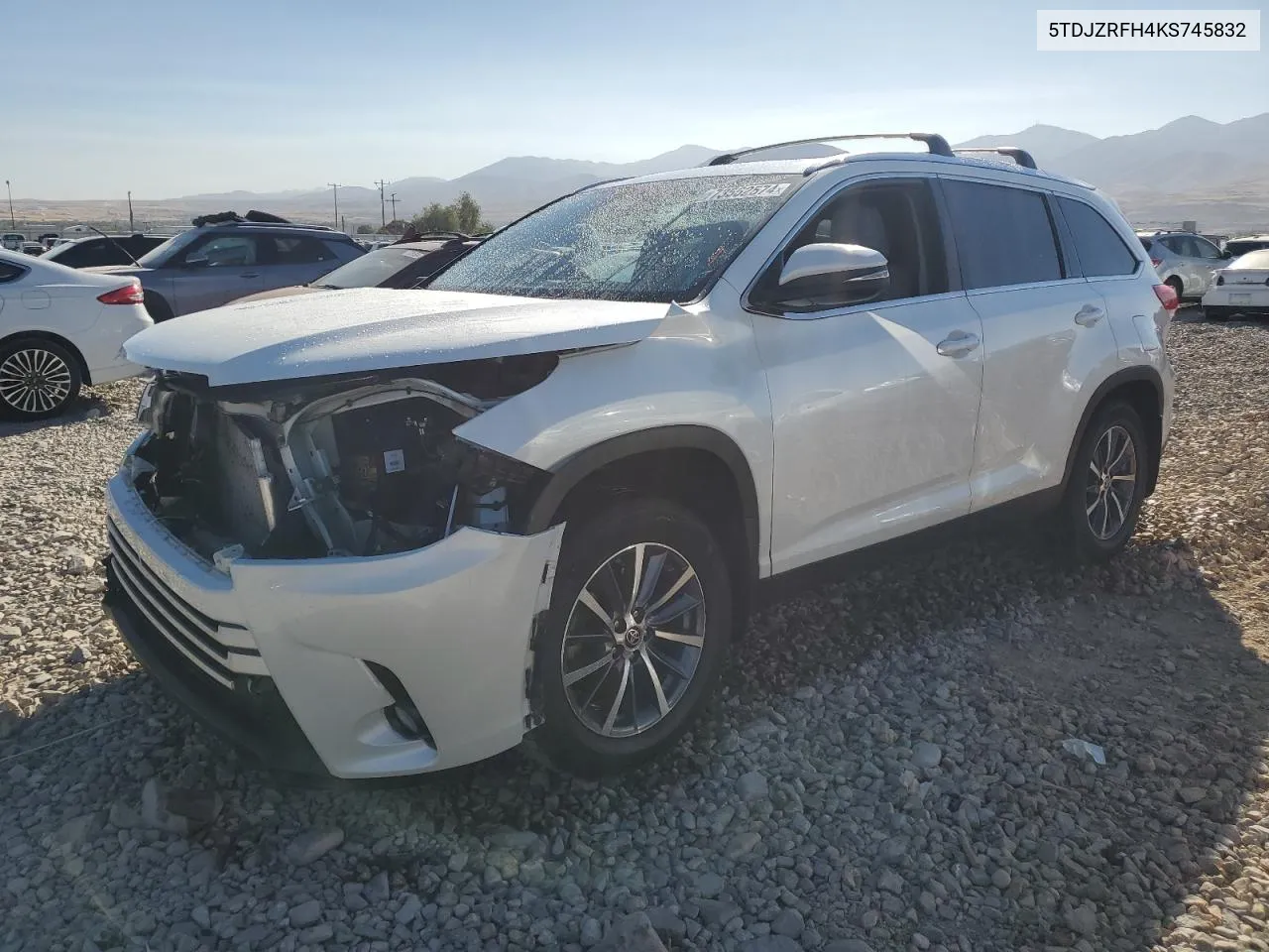 2019 Toyota Highlander Se VIN: 5TDJZRFH4KS745832 Lot: 73552574