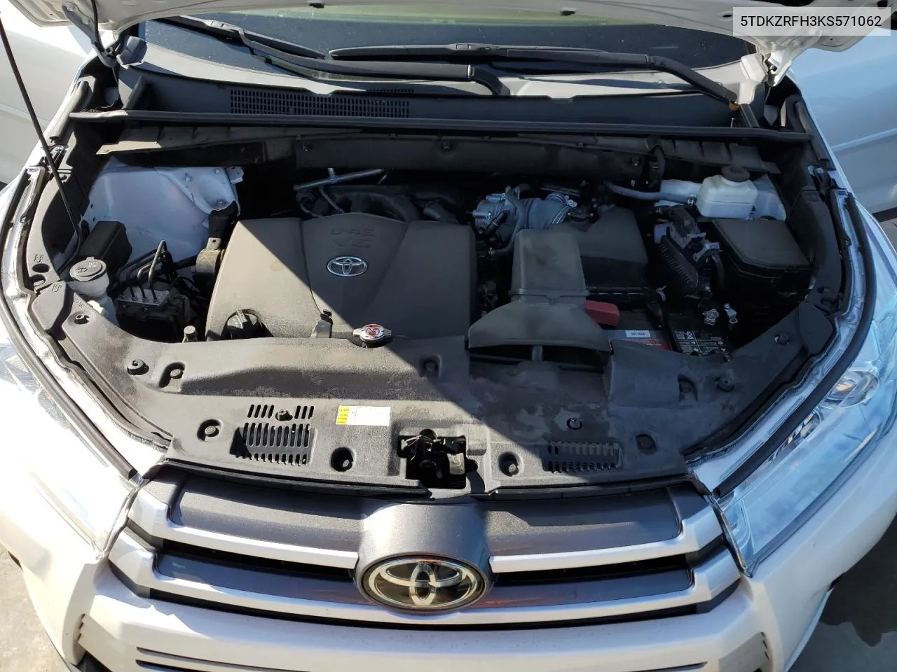 5TDKZRFH3KS571062 2019 Toyota Highlander Se