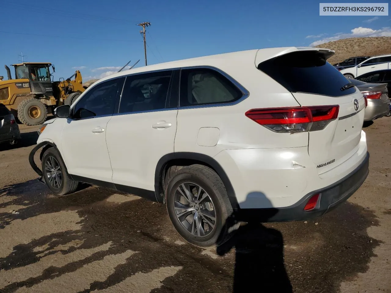 5TDZZRFH3KS296792 2019 Toyota Highlander Le