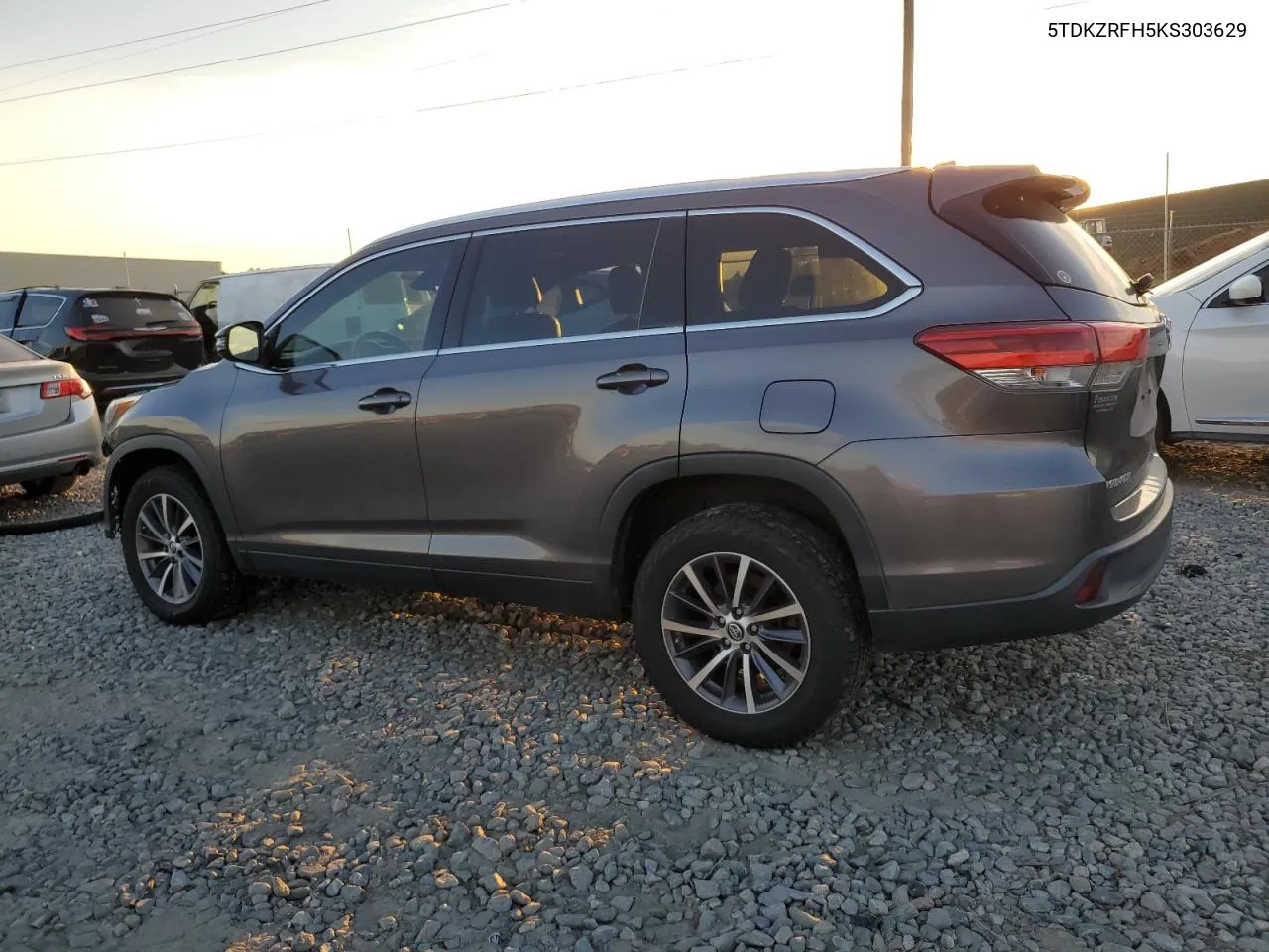 2019 Toyota Highlander Se VIN: 5TDKZRFH5KS303629 Lot: 74191624