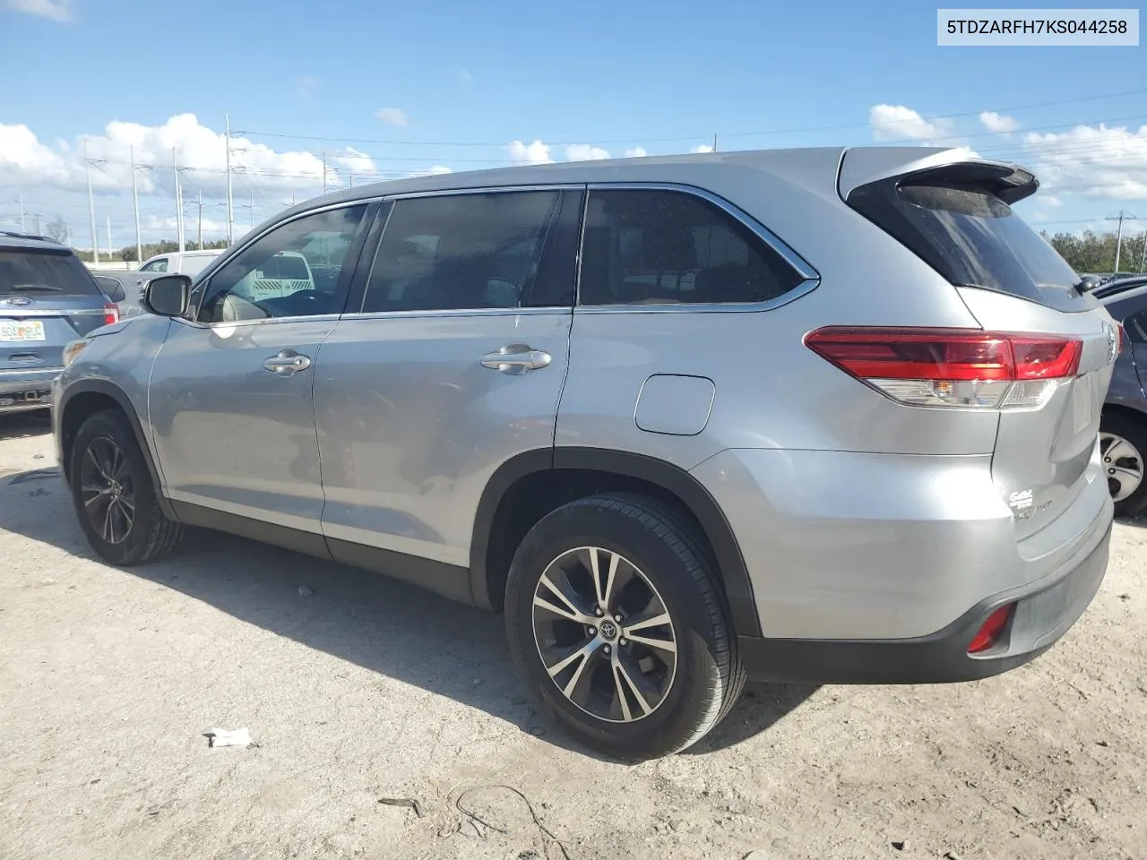 2019 Toyota Highlander Le VIN: 5TDZARFH7KS044258 Lot: 74551354