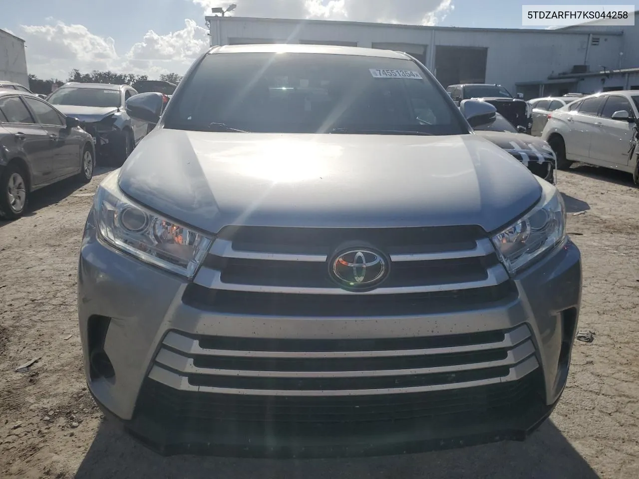 2019 Toyota Highlander Le VIN: 5TDZARFH7KS044258 Lot: 74551354