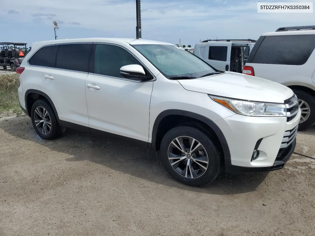 2019 Toyota Highlander Le VIN: 5TDZZRFH7KS350384 Lot: 74570164