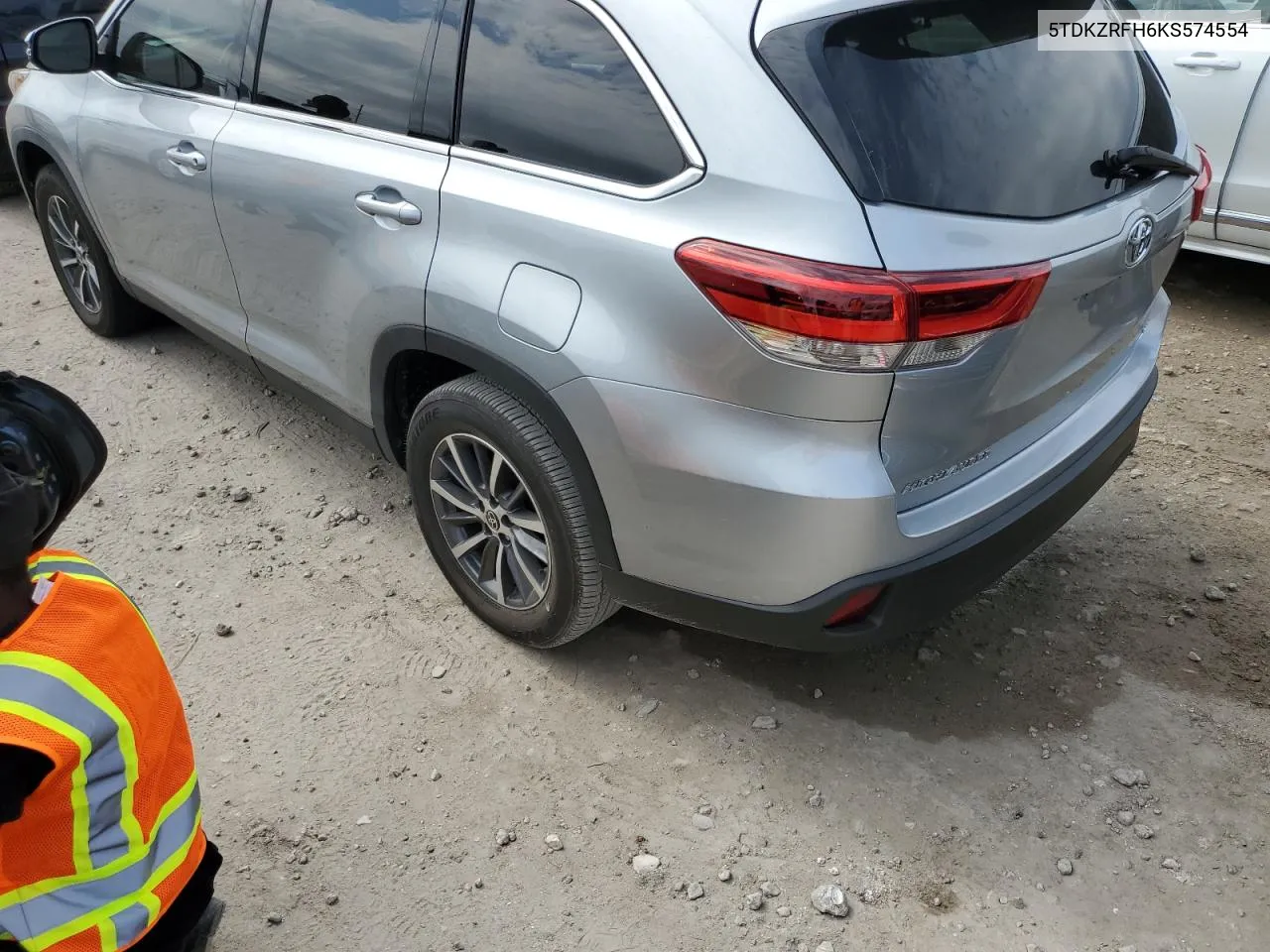 2019 Toyota Highlander Se VIN: 5TDKZRFH6KS574554 Lot: 75084844