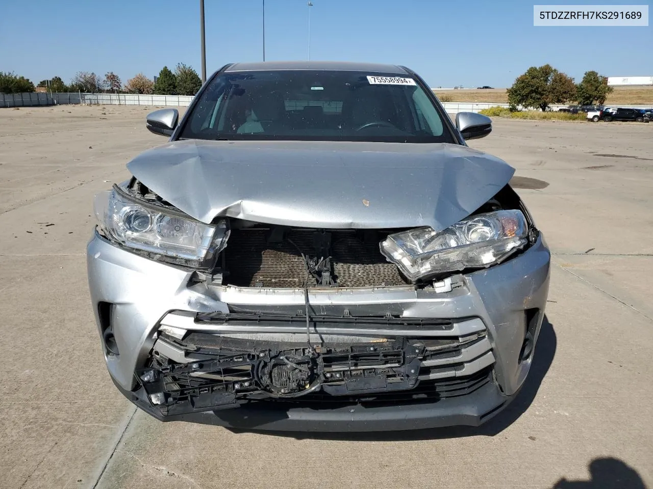 5TDZZRFH7KS291689 2019 Toyota Highlander Le