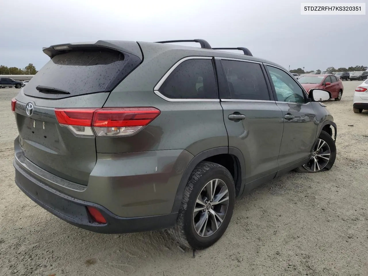 2019 Toyota Highlander Le VIN: 5TDZZRFH7KS320351 Lot: 76206304