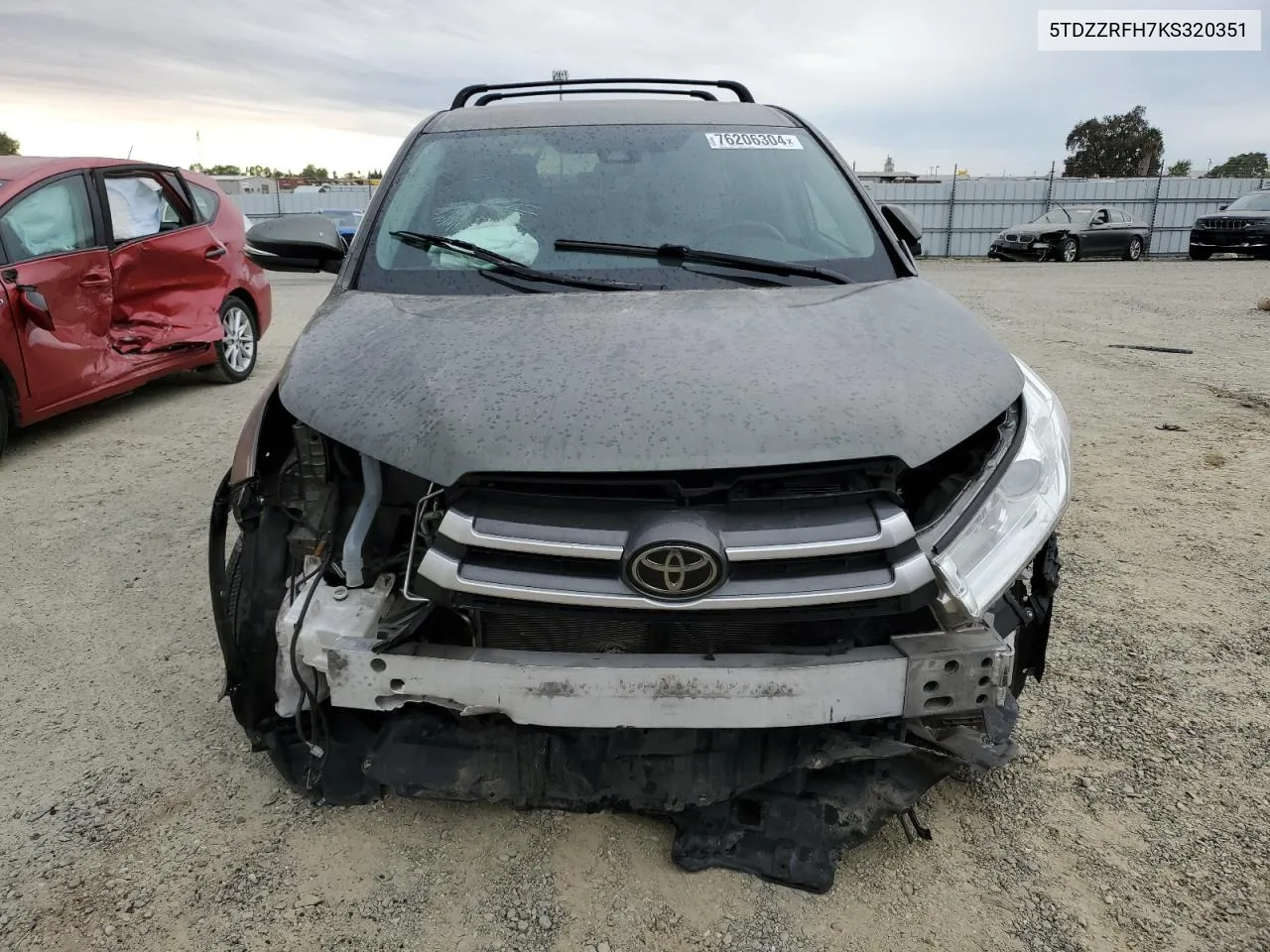 2019 Toyota Highlander Le VIN: 5TDZZRFH7KS320351 Lot: 76206304