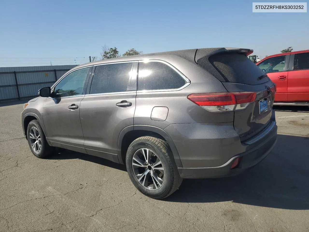 2019 Toyota Highlander Le VIN: 5TDZZRFH8KS303252 Lot: 76718604