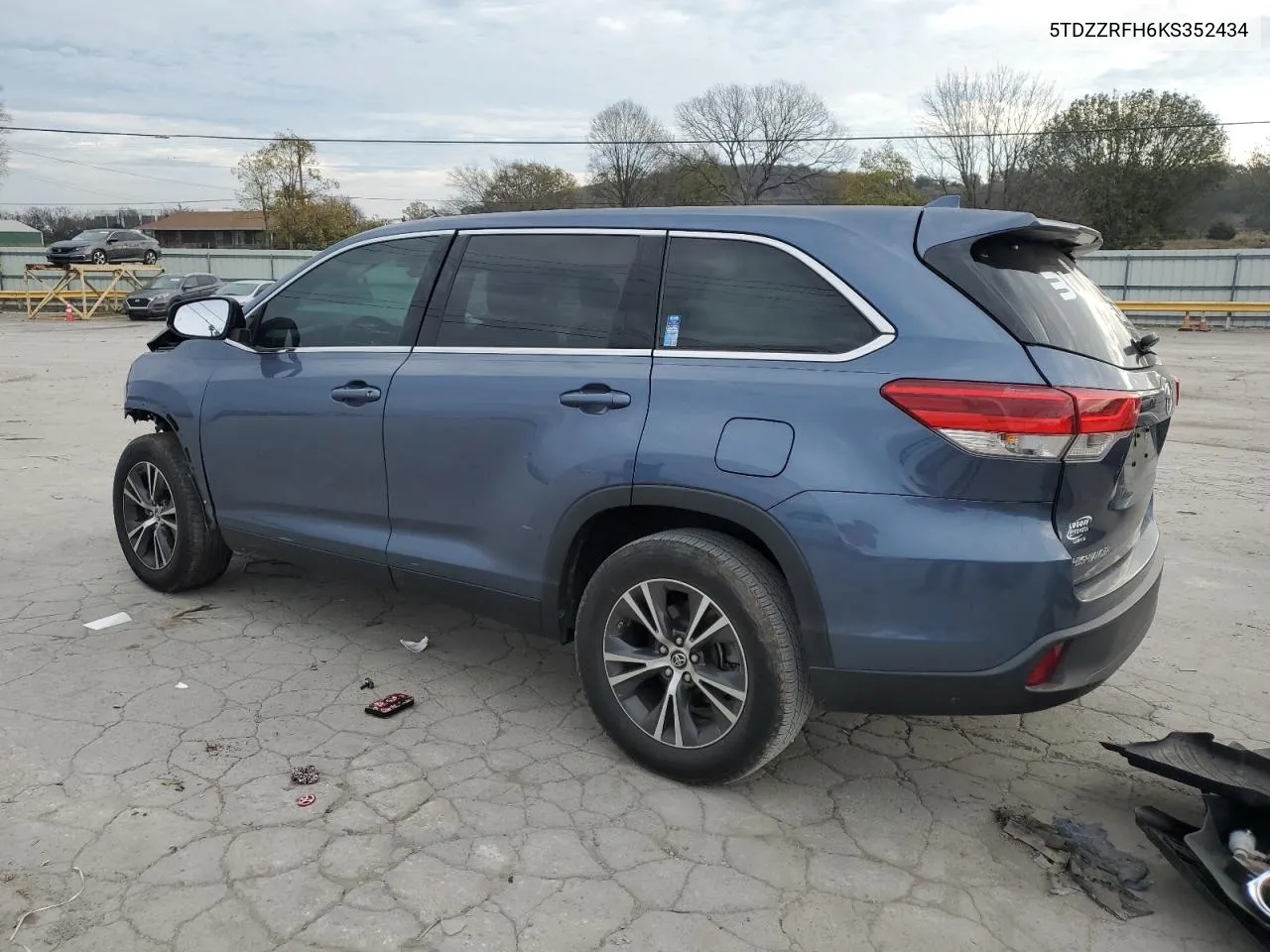 2019 Toyota Highlander Le VIN: 5TDZZRFH6KS352434 Lot: 81143264