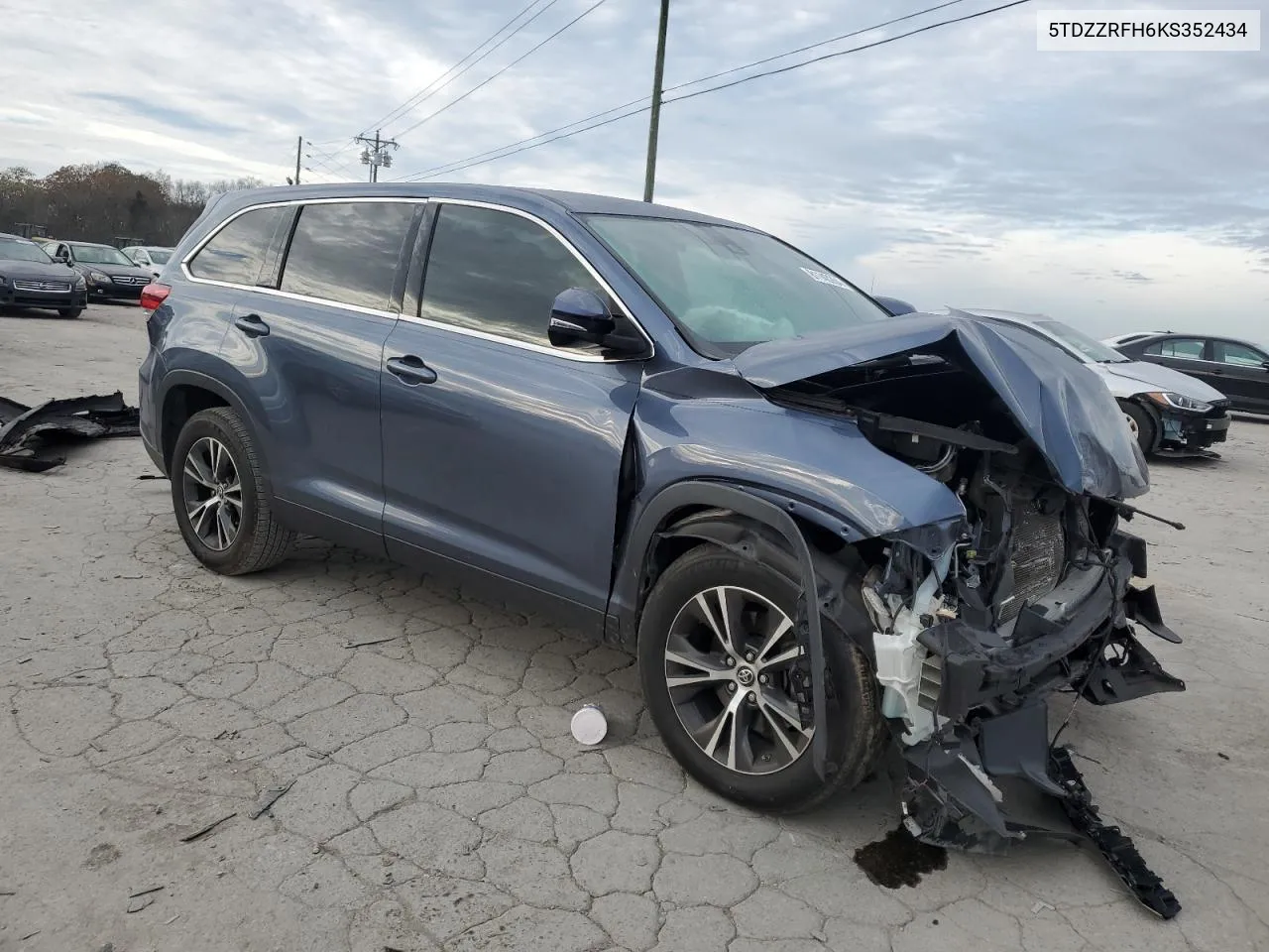 2019 Toyota Highlander Le VIN: 5TDZZRFH6KS352434 Lot: 81143264