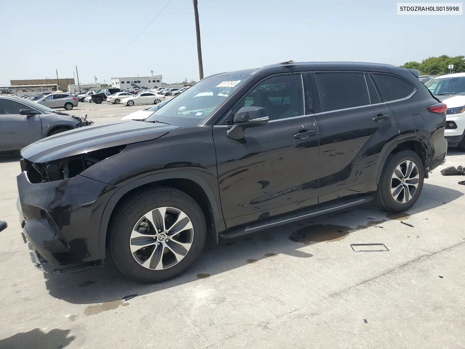 5TDGZRAH0LS015998 2020 Toyota Highlander Xle