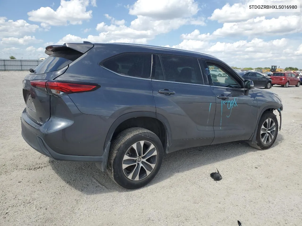 5TDGZRBHXLS016980 2020 Toyota Highlander Xle