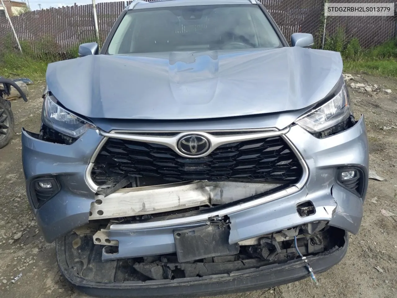 5TDGZRBH2LS013779 2020 Toyota Highlander Xle