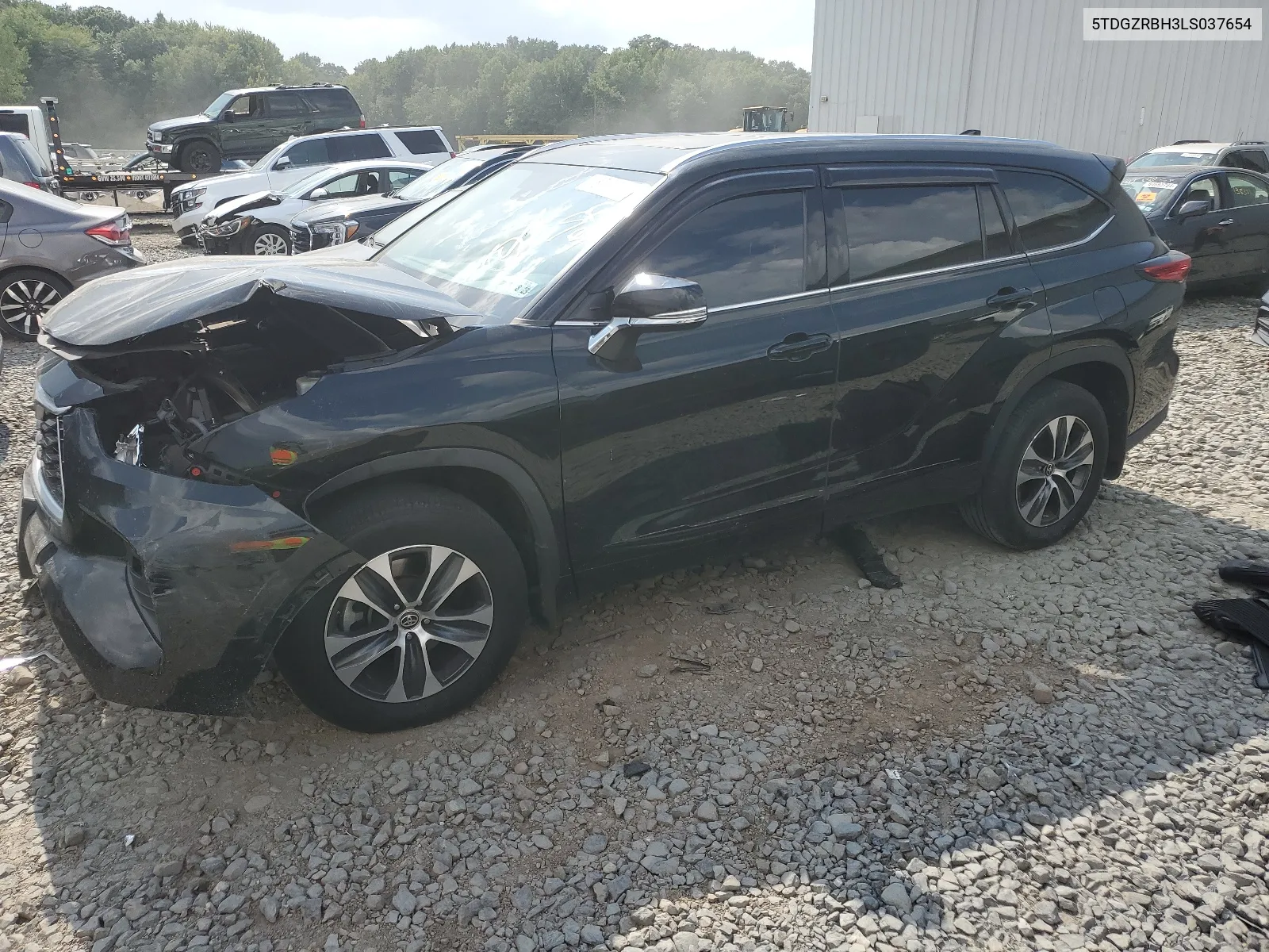 5TDGZRBH3LS037654 2020 Toyota Highlander Xle