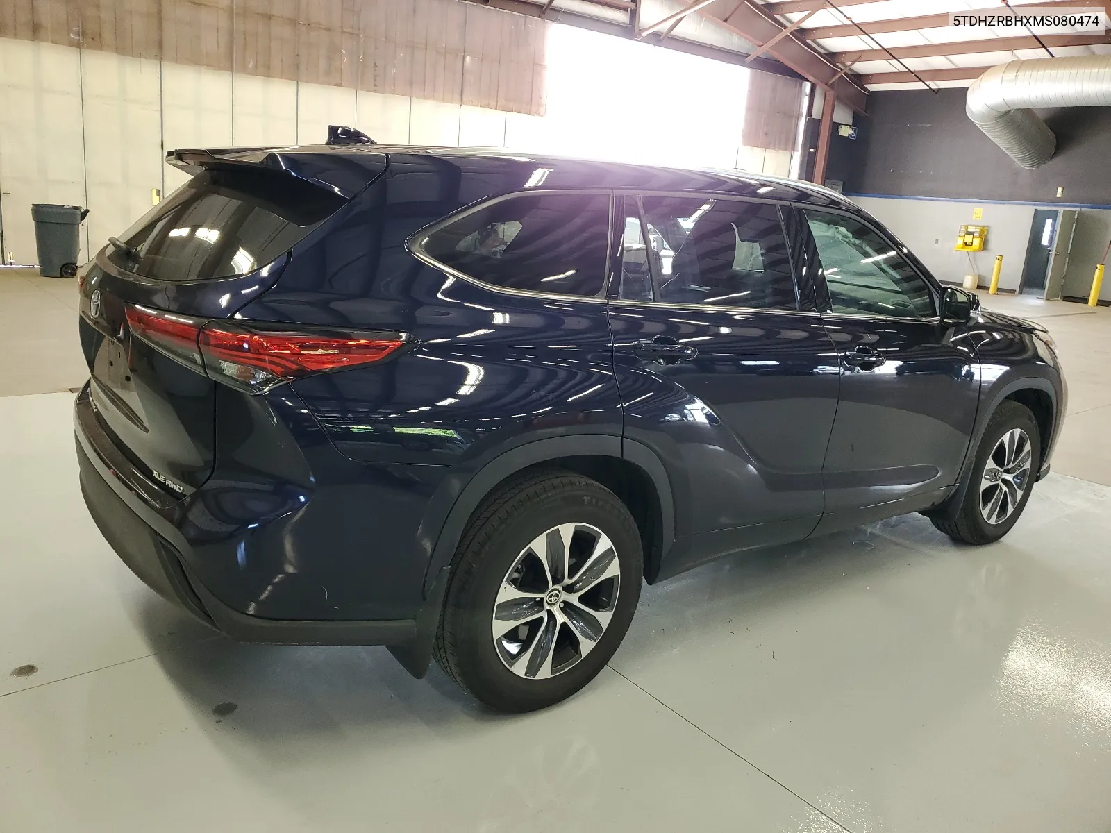 5TDHZRBHXMS080474 2021 Toyota Highlander Xle