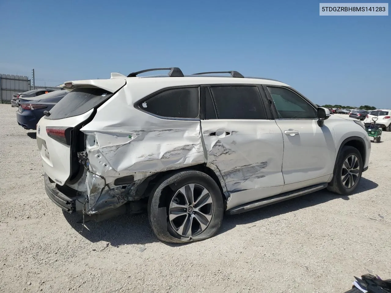 5TDGZRBH8MS141283 2021 Toyota Highlander Xle