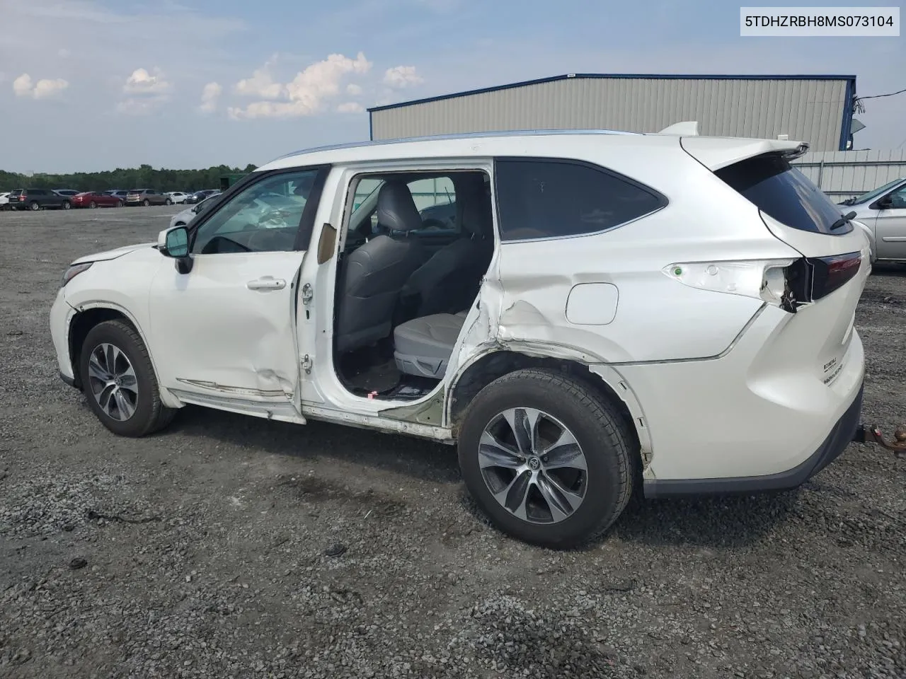 5TDHZRBH8MS073104 2021 Toyota Highlander Xle