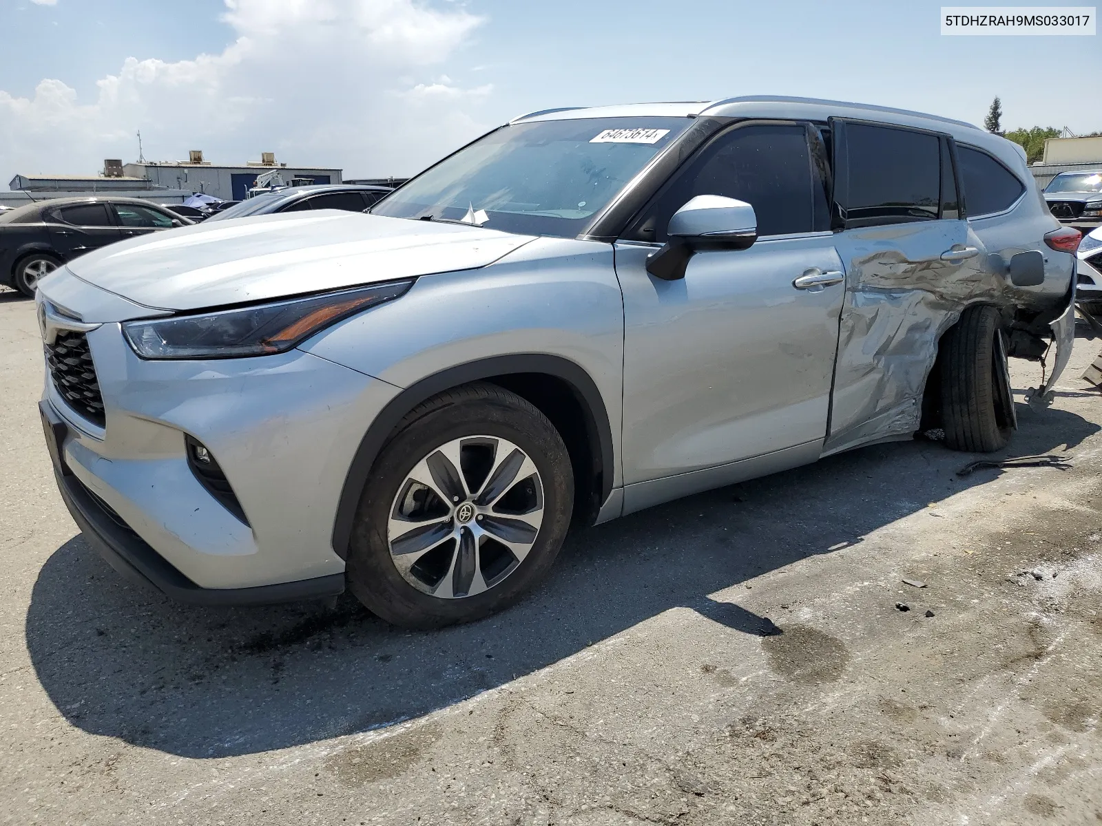 2021 Toyota Highlander Xle VIN: 5TDHZRAH9MS033017 Lot: 64673614