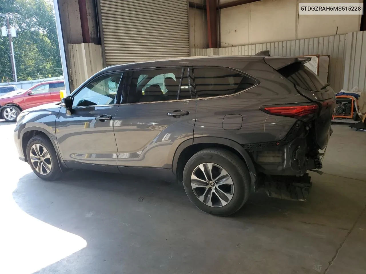 5TDGZRAH6MS515228 2021 Toyota Highlander Xle