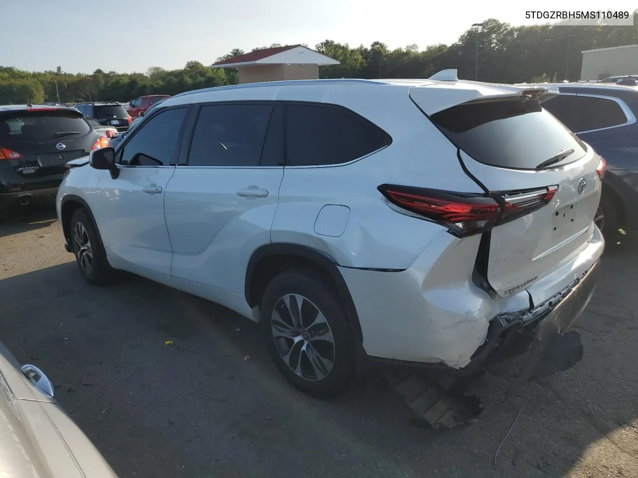 2021 Toyota Highlander Xle VIN: 5TDGZRBH5MS110489 Lot: 68671524