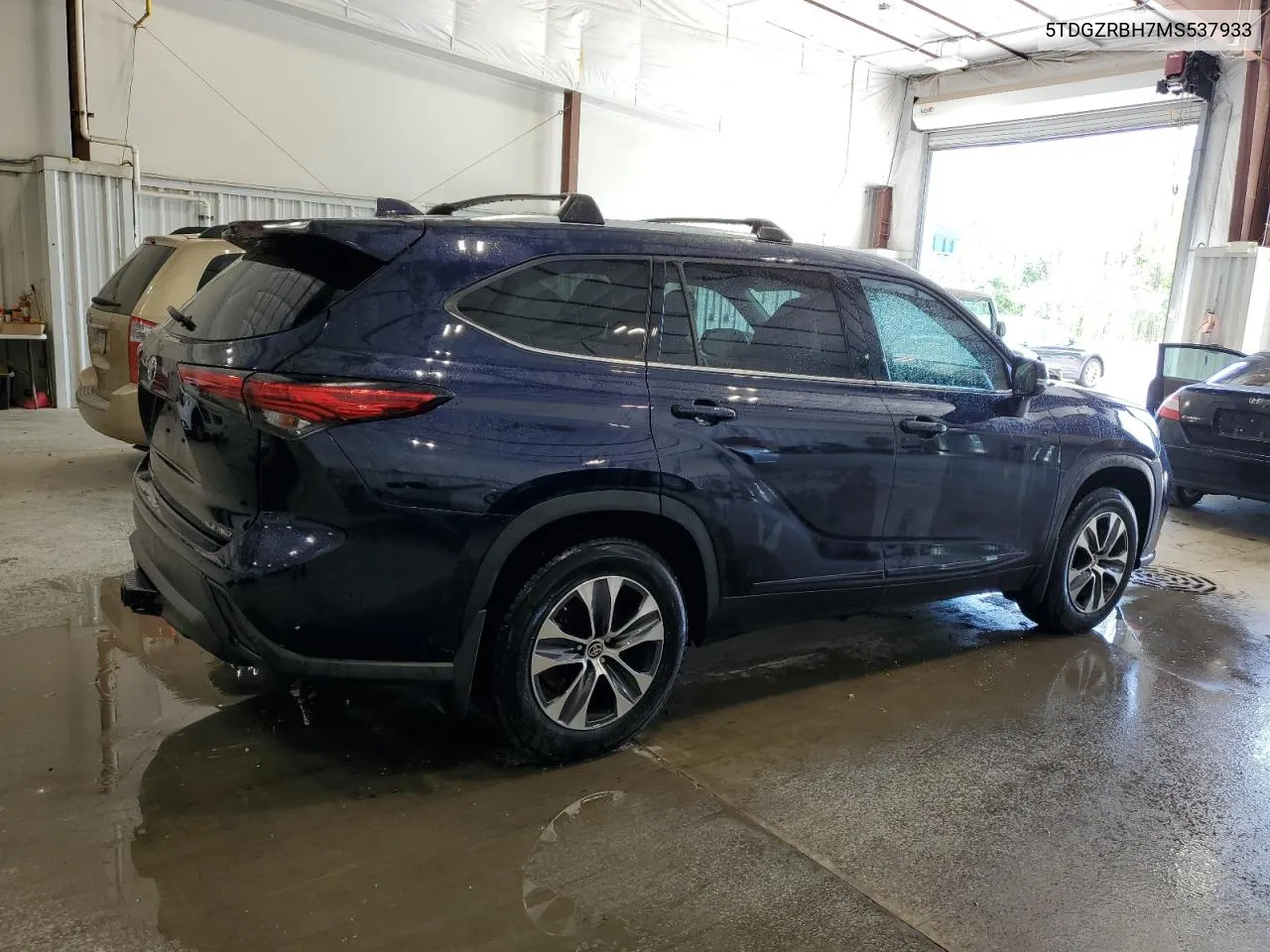 2021 Toyota Highlander Xle VIN: 5TDGZRBH7MS537933 Lot: 69211654