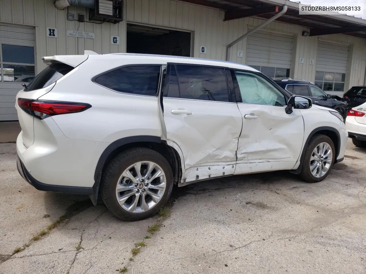 5TDDZRBH8MS058133 2021 Toyota Highlander Limited