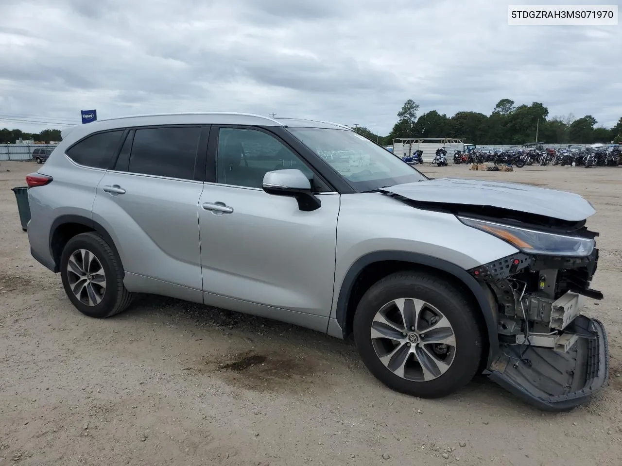 5TDGZRAH3MS071970 2021 Toyota Highlander Xle