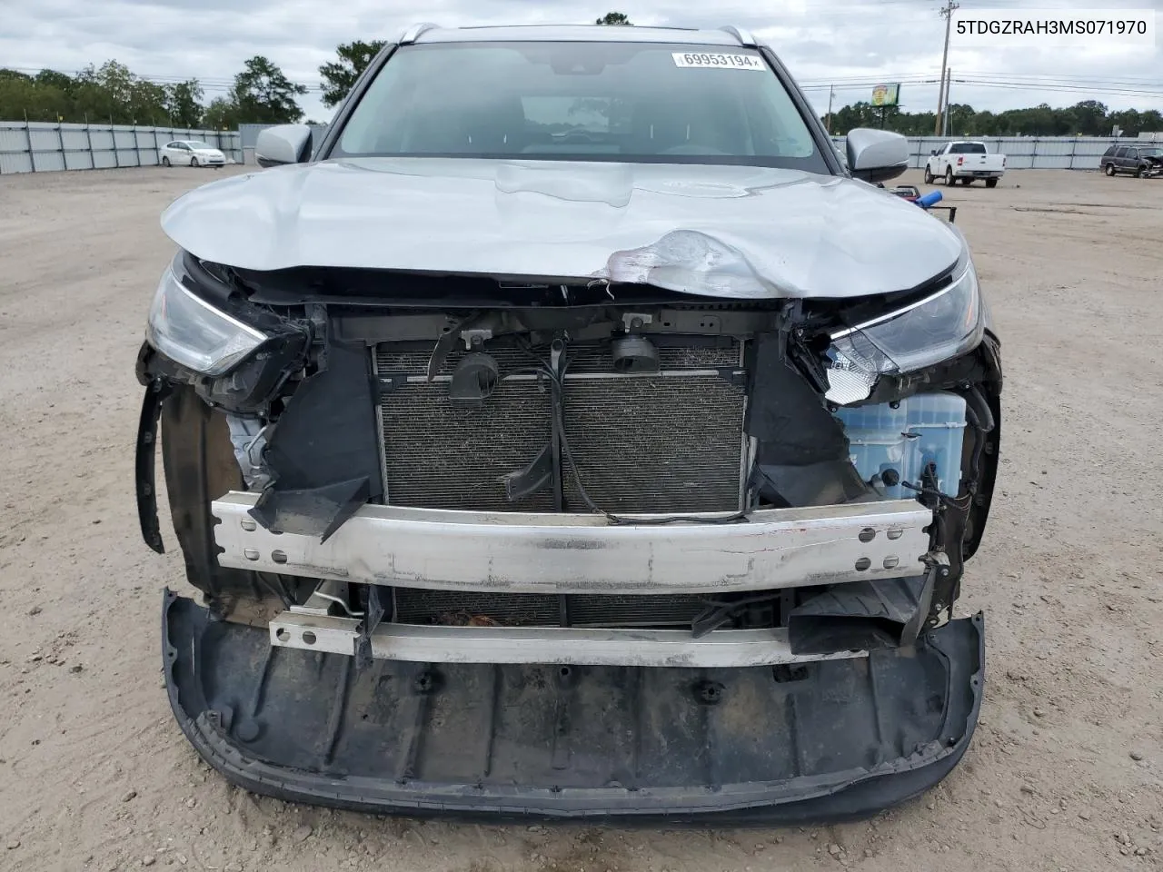 5TDGZRAH3MS071970 2021 Toyota Highlander Xle