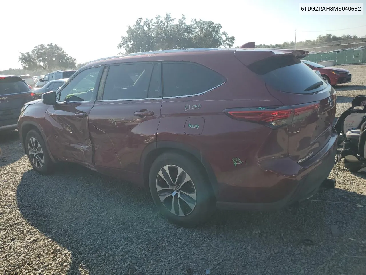 2021 Toyota Highlander Xle VIN: 5TDGZRAH8MS040682 Lot: 72097714