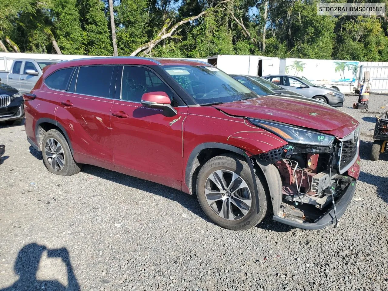 2021 Toyota Highlander Xle VIN: 5TDGZRAH8MS040682 Lot: 72097714