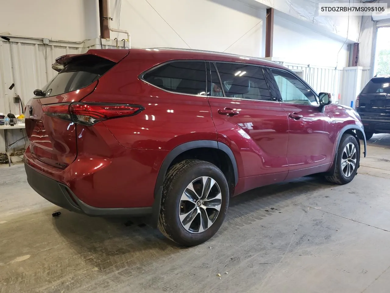 2021 Toyota Highlander Xle VIN: 5TDGZRBH7MS095106 Lot: 72106634