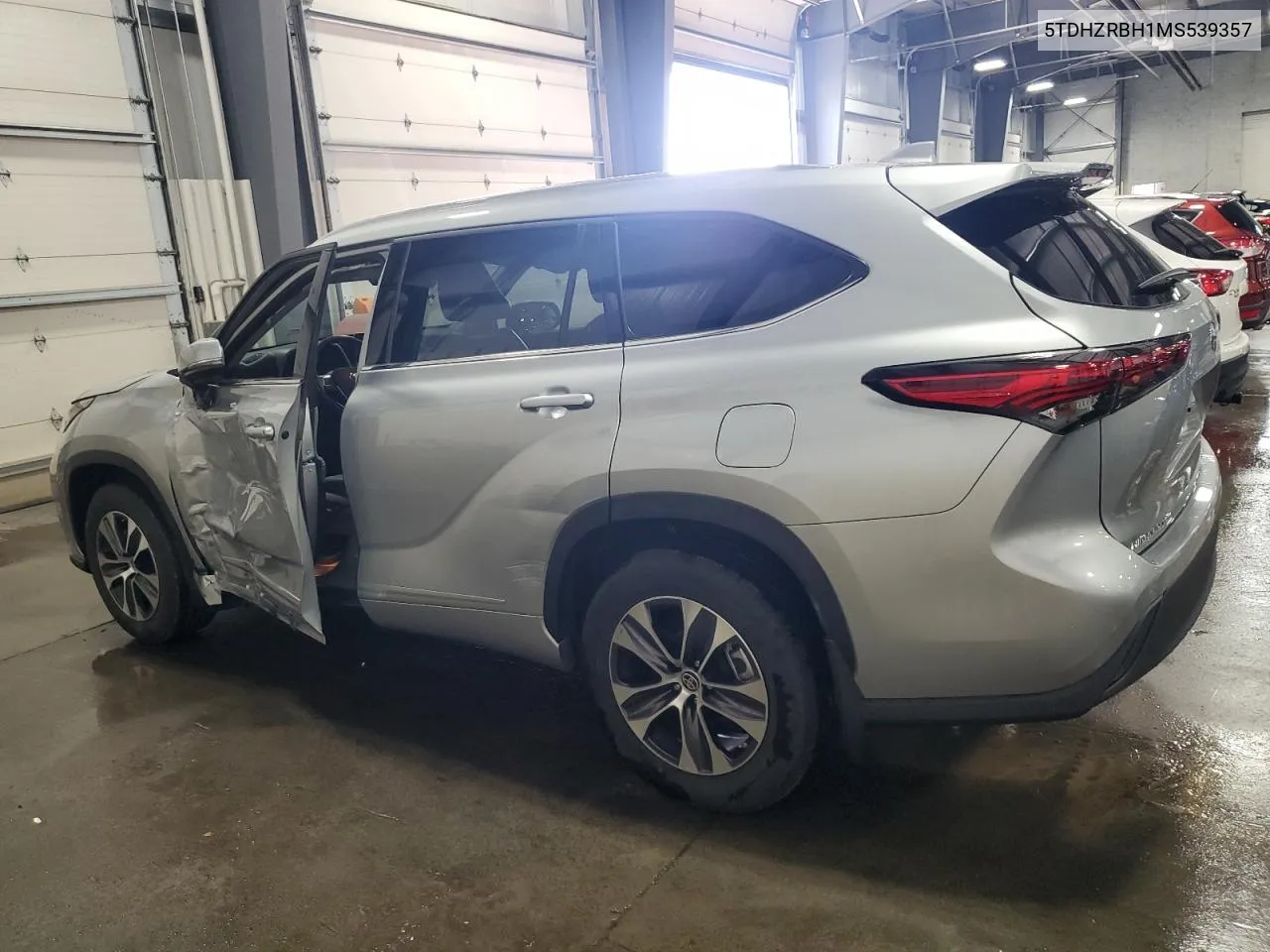 2021 Toyota Highlander Xle VIN: 5TDHZRBH1MS539357 Lot: 75001074