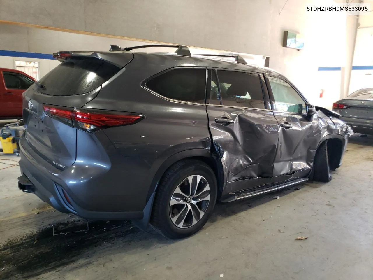 2021 Toyota Highlander Xle VIN: 5TDHZRBH0MS533095 Lot: 76462374