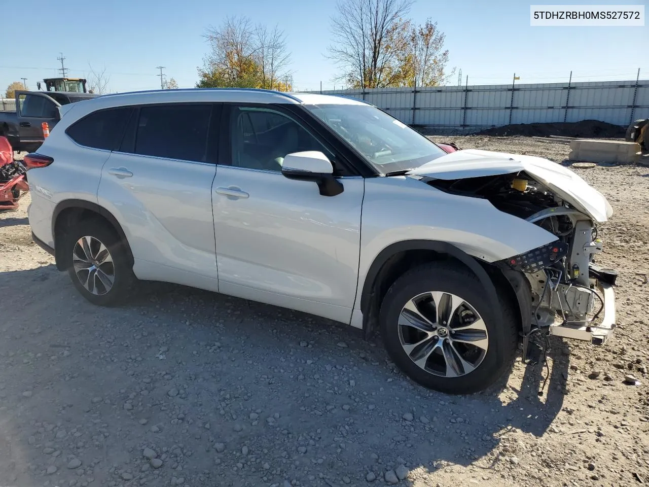 5TDHZRBH0MS527572 2021 Toyota Highlander Xle