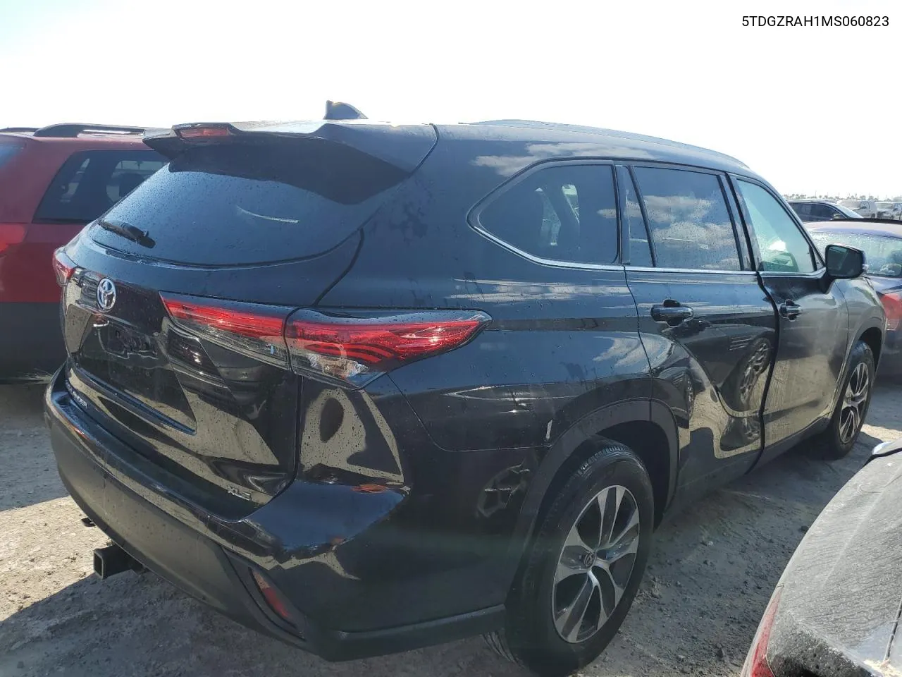 5TDGZRAH1MS060823 2021 Toyota Highlander Xle