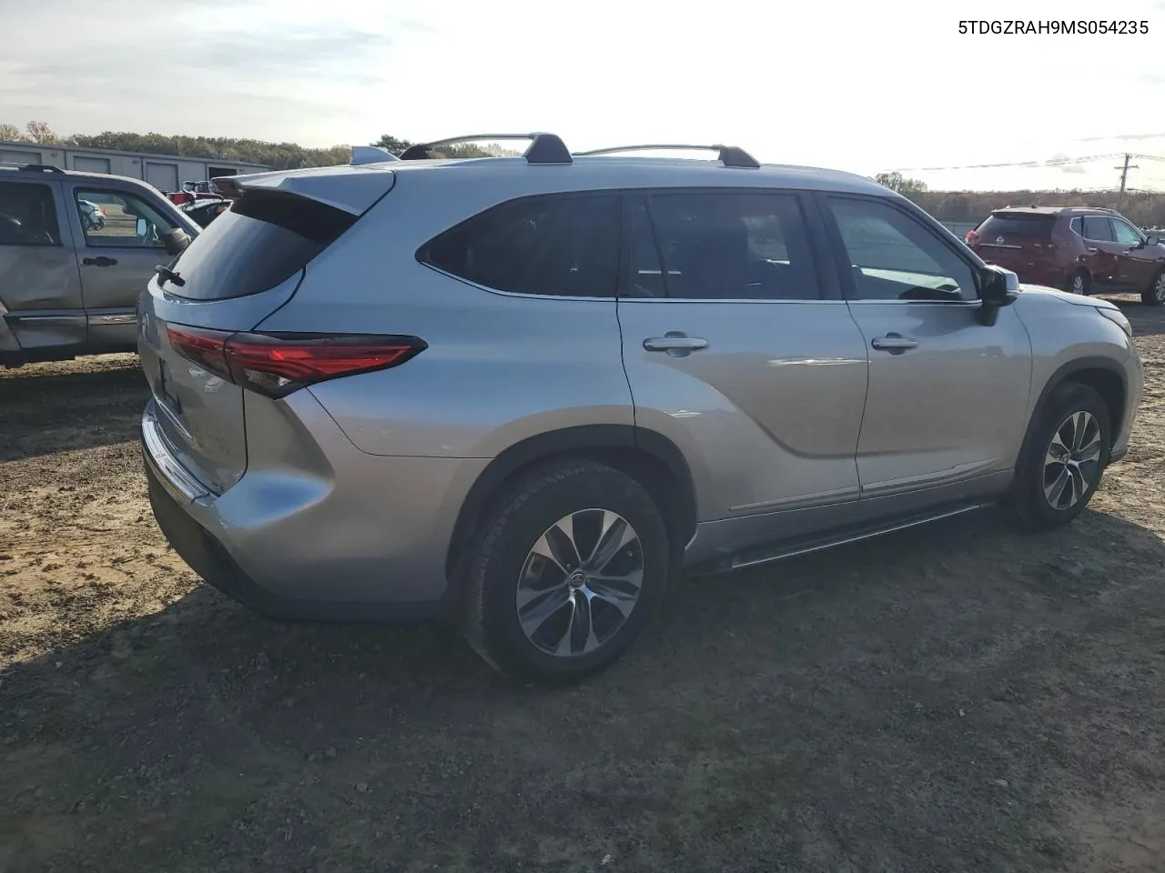 2021 Toyota Highlander Xle VIN: 5TDGZRAH9MS054235 Lot: 77670844