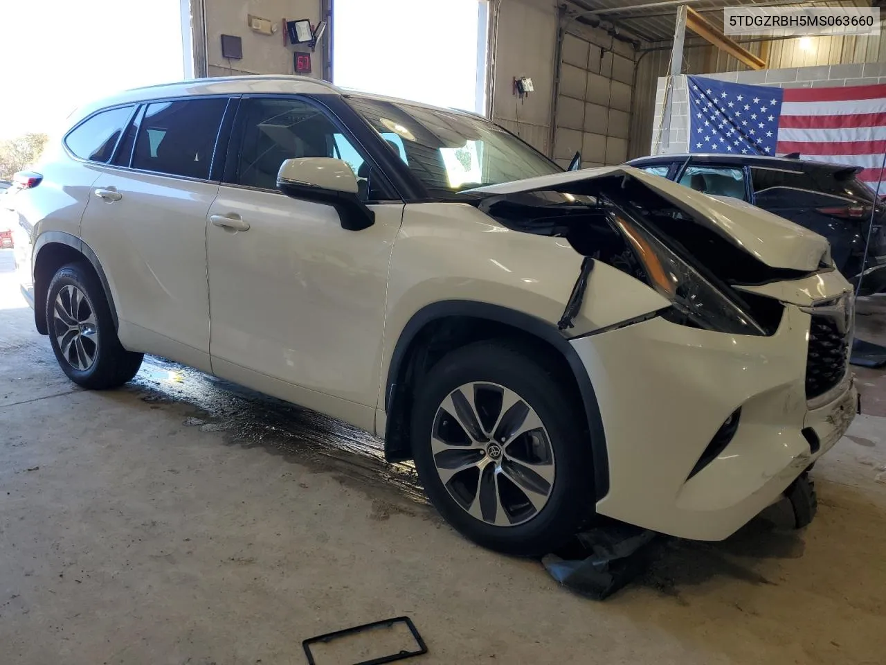 2021 Toyota Highlander Xle VIN: 5TDGZRBH5MS063660 Lot: 80033914