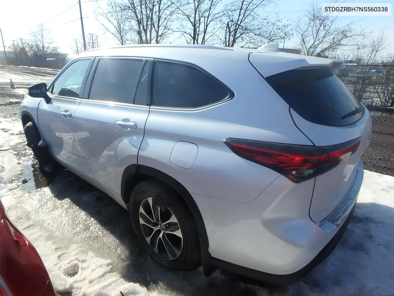 2022 Toyota Highlander Xle VIN: 5TDGZRBH7NS560338 Lot: 38738084