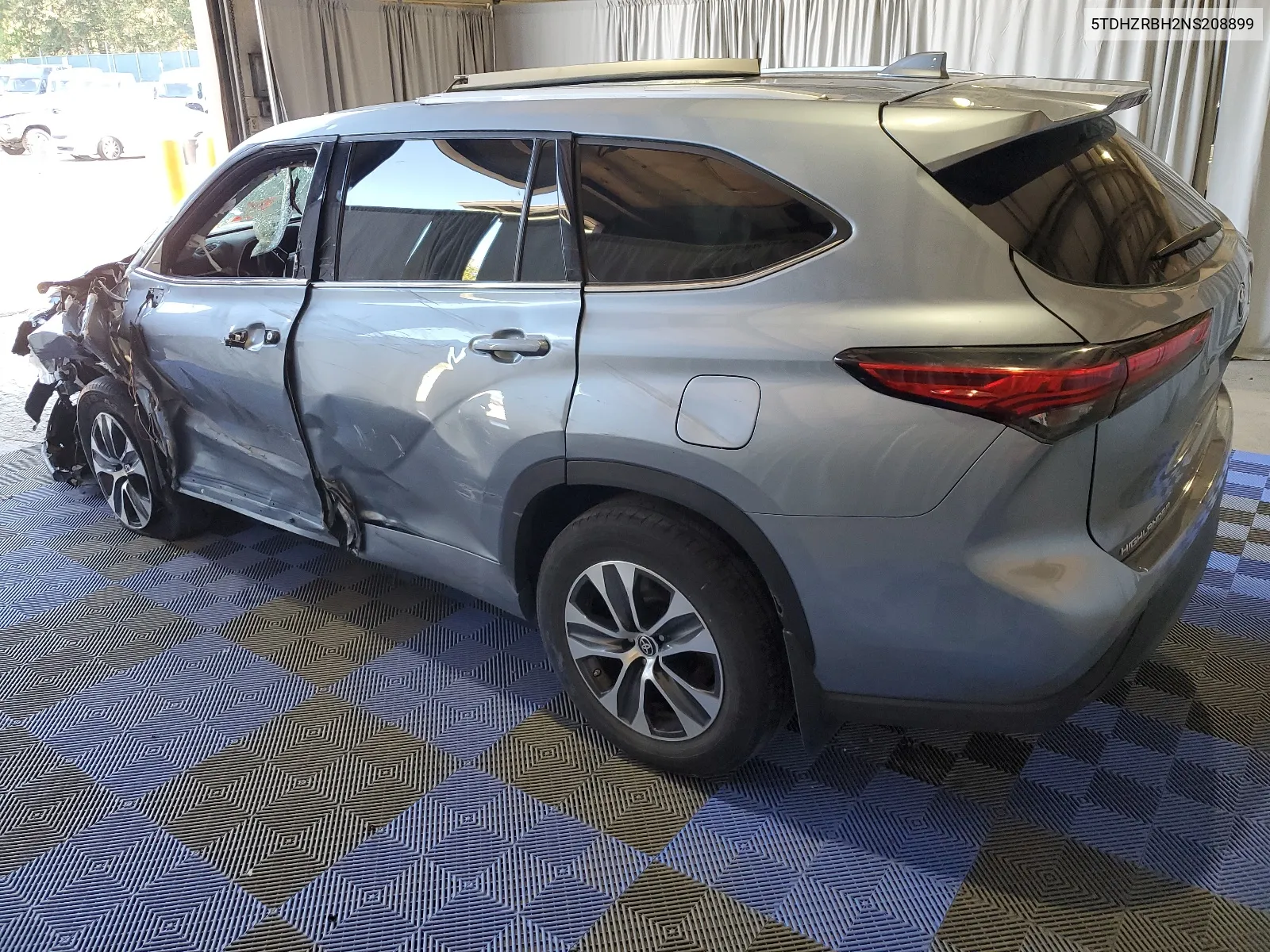 2022 Toyota Highlander Xle VIN: 5TDHZRBH2NS208899 Lot: 54748854