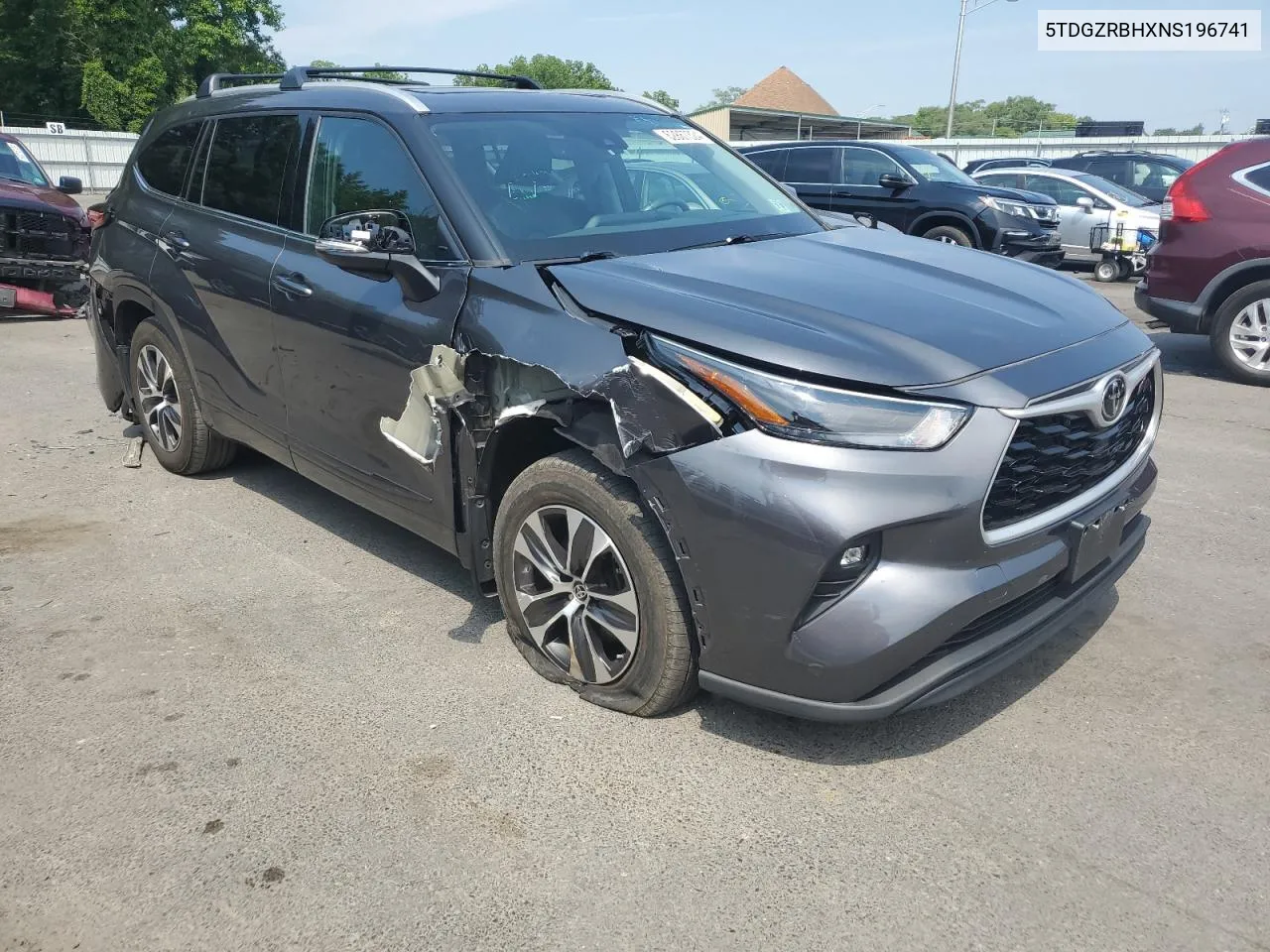 2022 Toyota Highlander Xle VIN: 5TDGZRBHXNS196741 Lot: 62867324