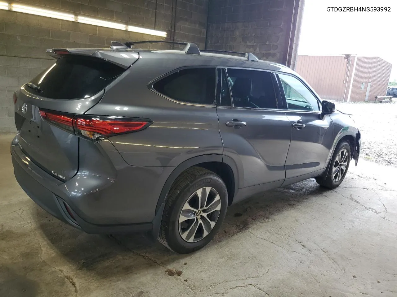 2022 Toyota Highlander Xle VIN: 5TDGZRBH4NS593992 Lot: 63162654