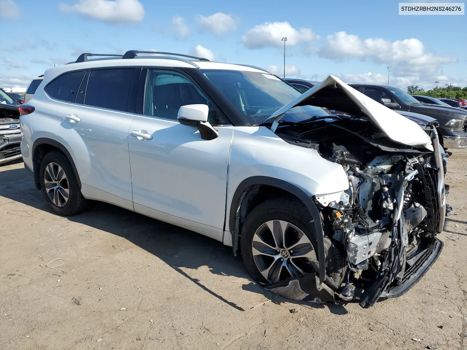 2022 Toyota Highlander Xle VIN: 5TDHZRBH2NS246276 Lot: 63563344