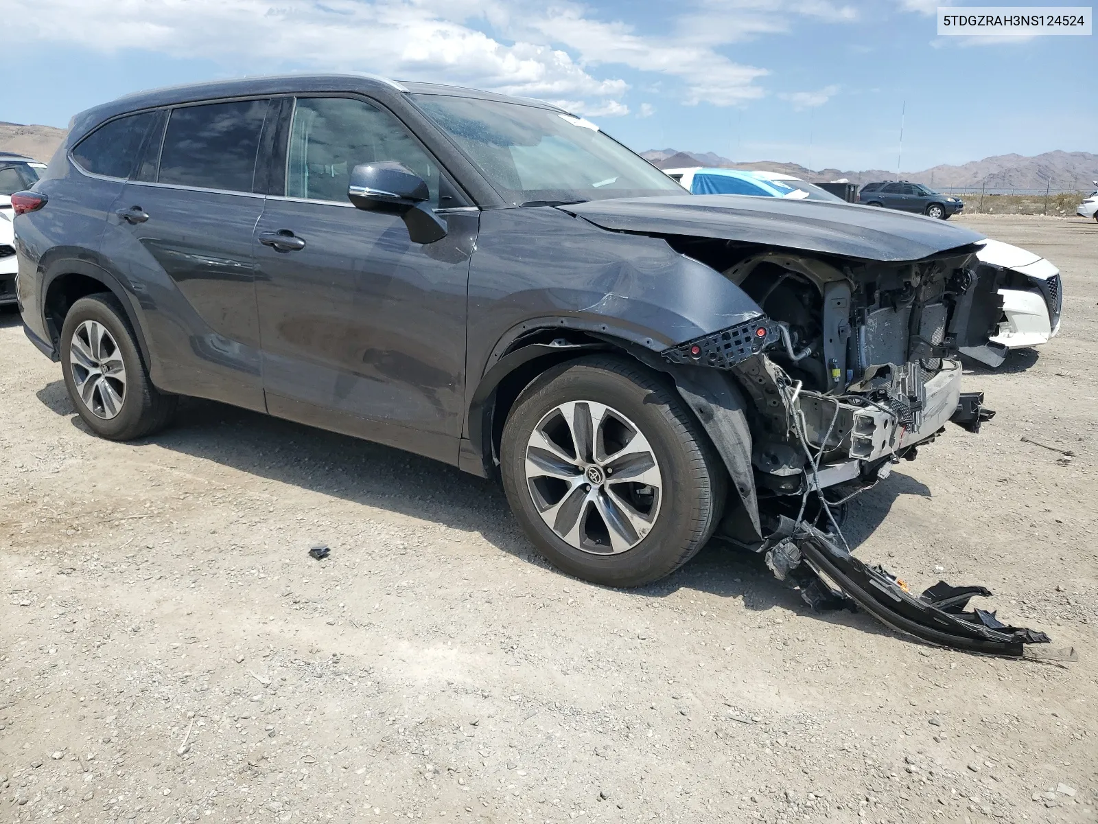 5TDGZRAH3NS124524 2022 Toyota Highlander Xle