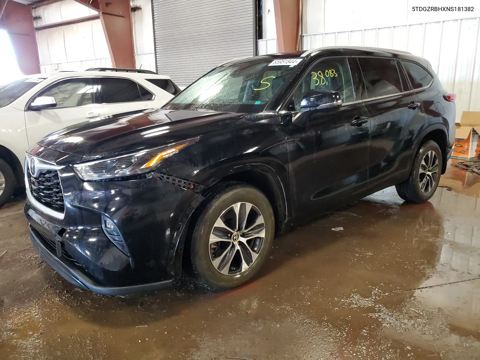 5TDGZRBHXNS181382 2022 Toyota Highlander Xle