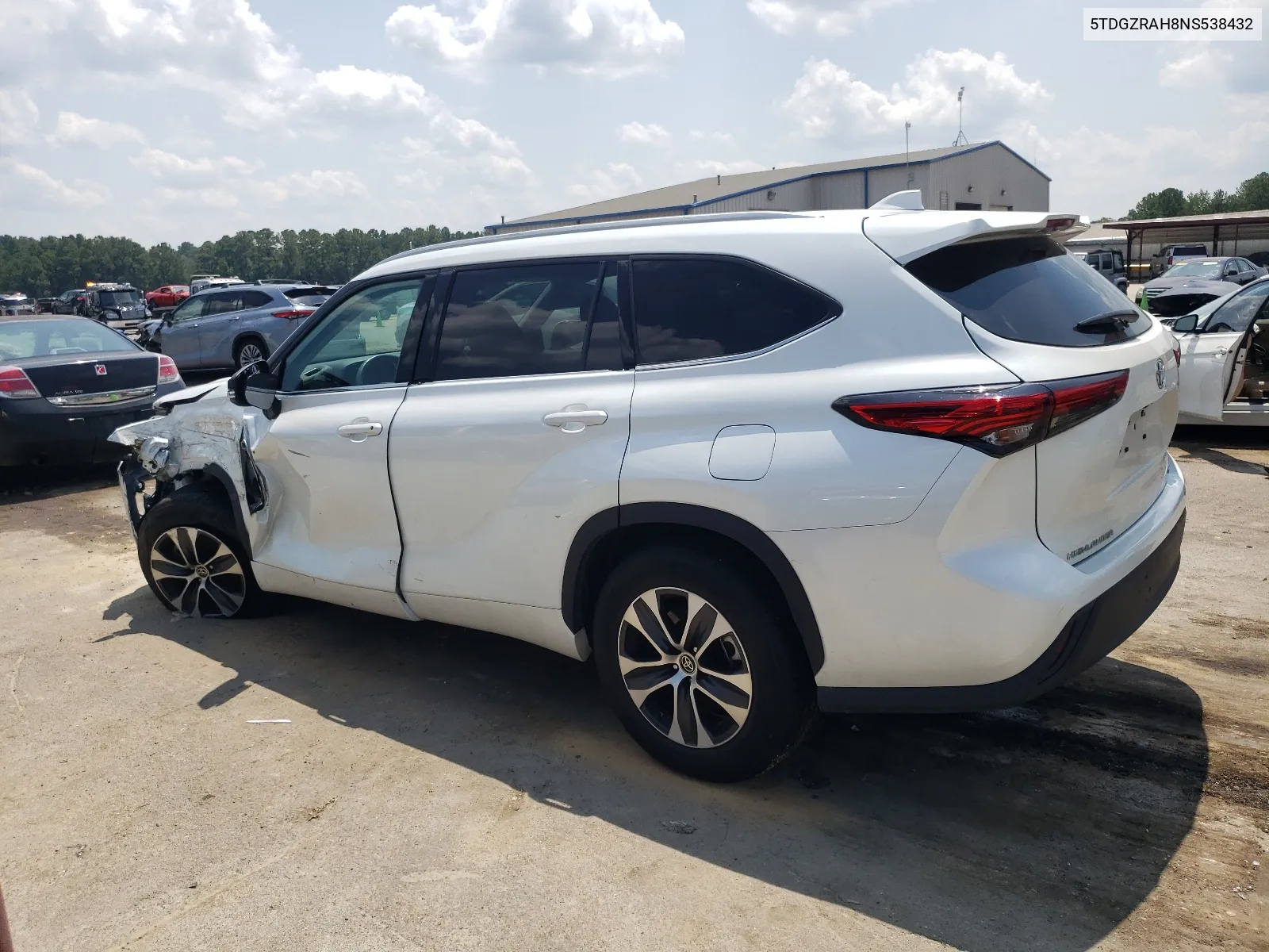 2022 Toyota Highlander Xle VIN: 5TDGZRAH8NS538432 Lot: 66410194