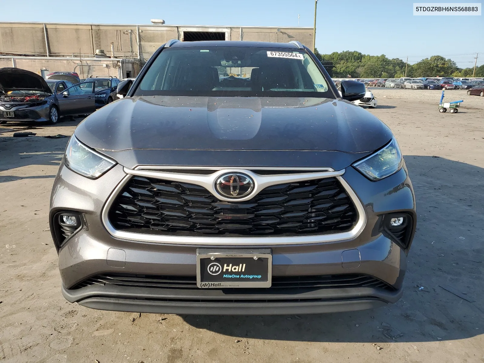 5TDGZRBH6NS568883 2022 Toyota Highlander Xle