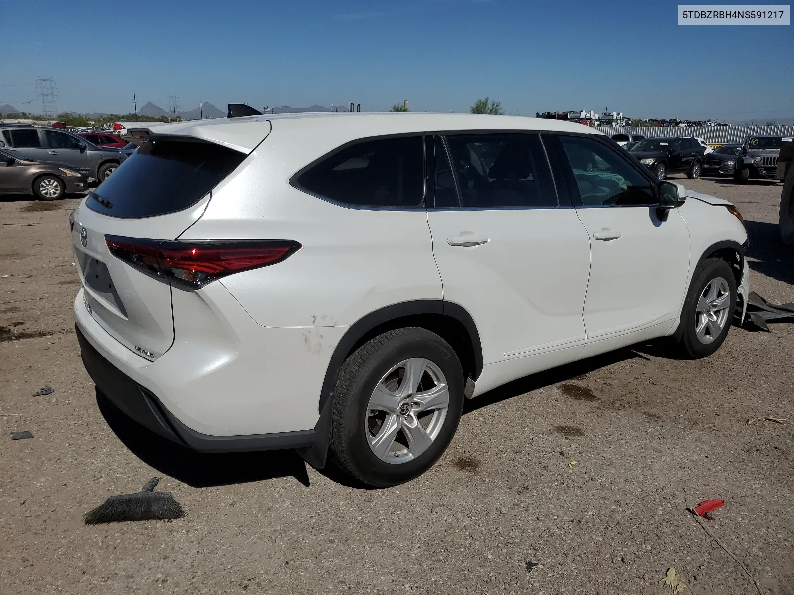 2022 Toyota Highlander L VIN: 5TDBZRBH4NS591217 Lot: 67419044